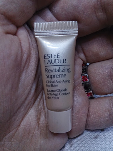 ESTEE LAUDER  REVİTALİZİNG SUPREME GLOBAL ANTİ AGİNG EYE  BALM