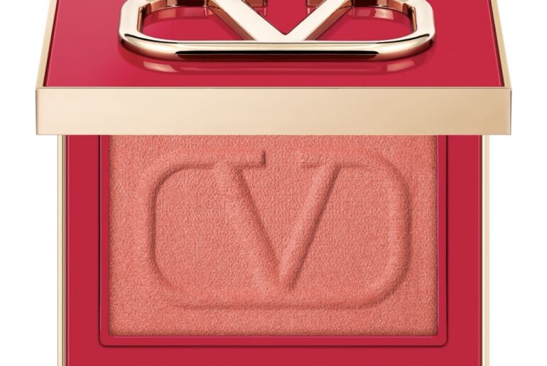Valentino Eye2Cheek İncelemesi: Hem Gözler Hem Yanaklar İçin Mükemmel İkili