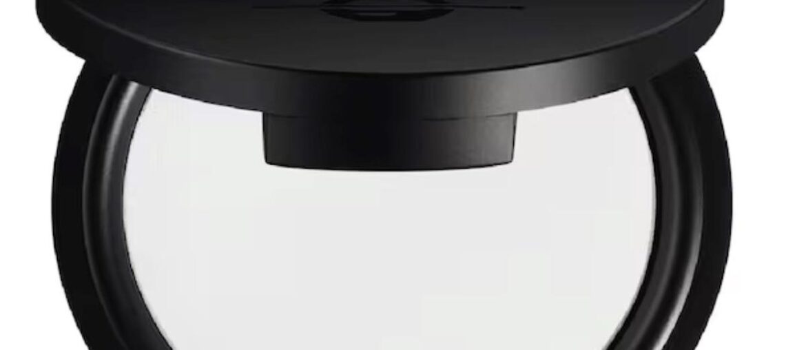 Make Up For Ever Ultra HD Compact Pudra İncelemesi: Fotojenik ve Pürüzsüz Bir Cilt İçin!