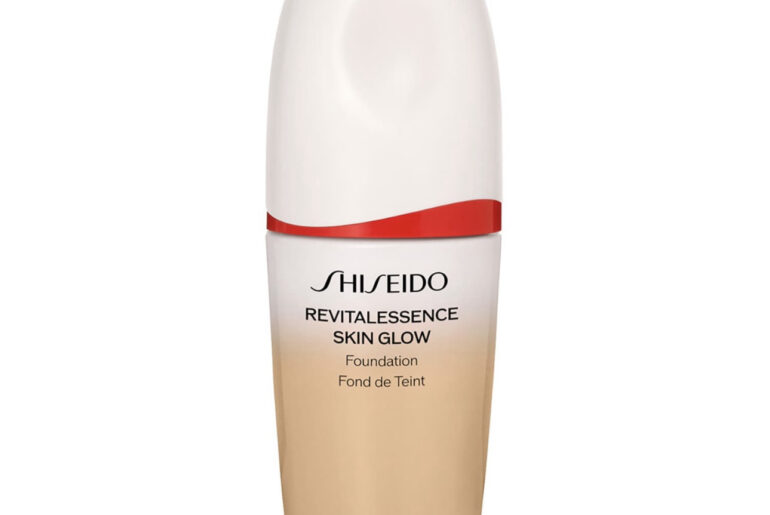 Shiseido Revitalessence Skin Glow Foundation Kullananlar Ne Diyor? İşte Deneyimim!
