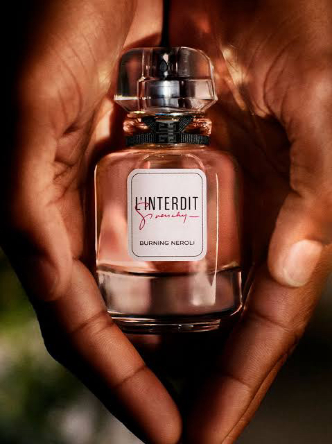 Givenchy L’Interdit Burning Neroli parfüm şişesi